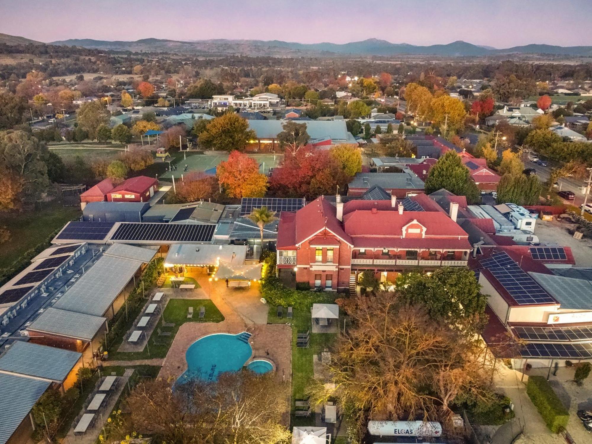 Alzburg Resort Мансфилд Экстерьер фото